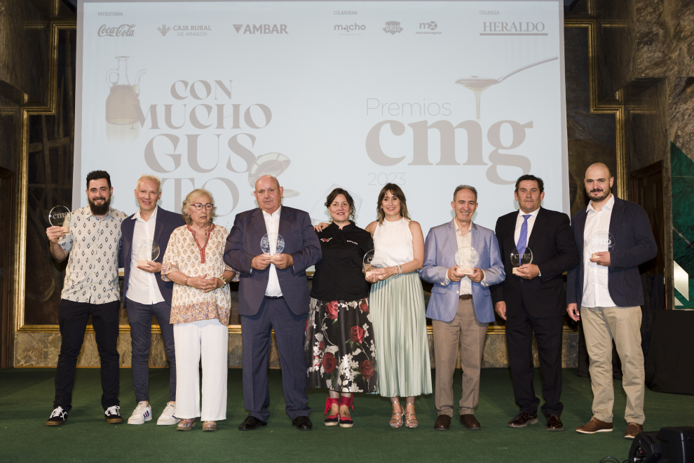 gala-de-los-premios-con-mucho-gusto-2023-en-caja-rural-en-zaragoza-10 Premio al producto digital gastronomico del años